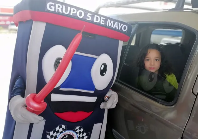 Continúan los regalos por parte de Gasolinera 5 de Mayo