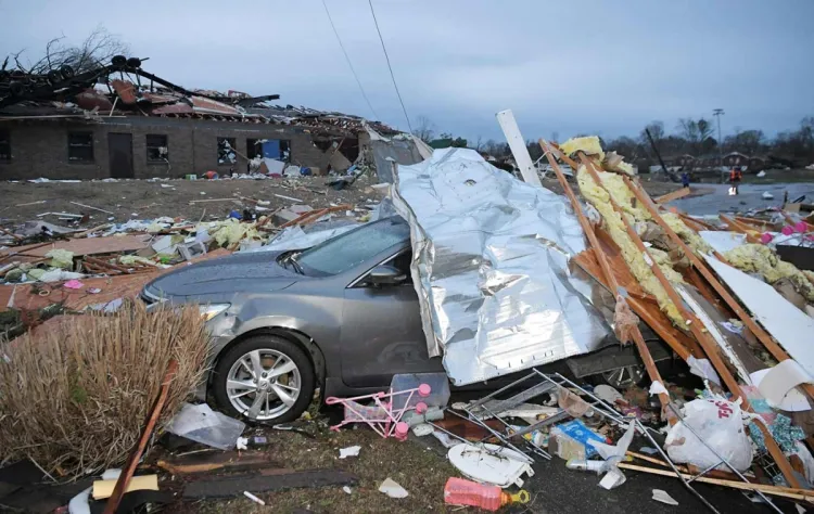 Tornados arrasan en Tennessee; al menos 19 muertos