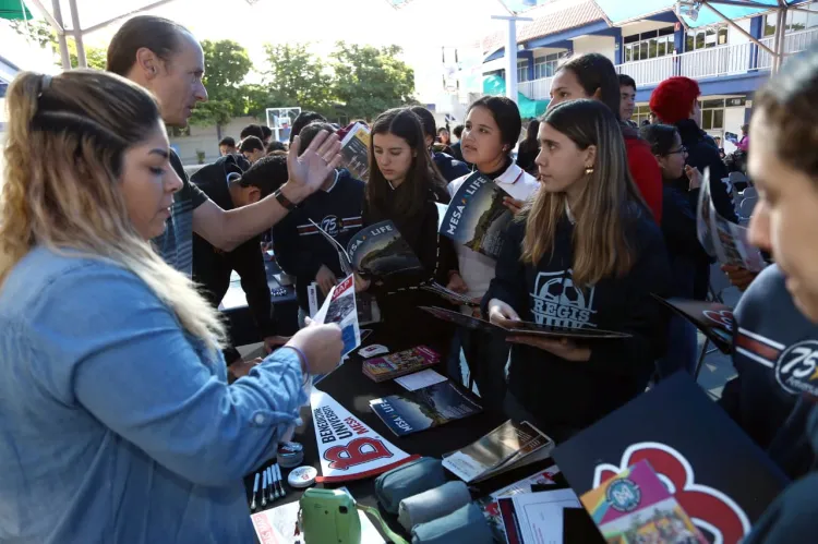 Acerca SEC educación a los sonorenses