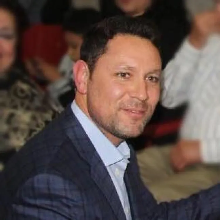 Refrenda alcalde Kiko Munro apoyo total a víctimas