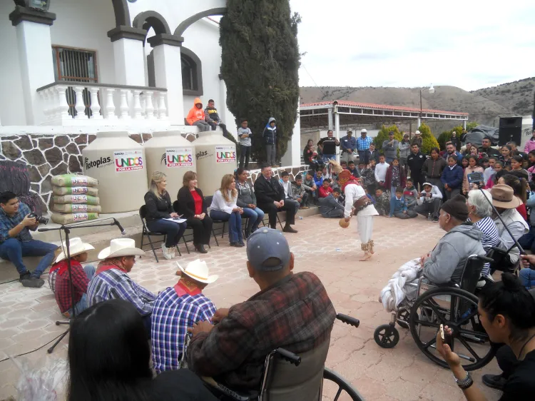 Visita Gobernadora Santa Cruz