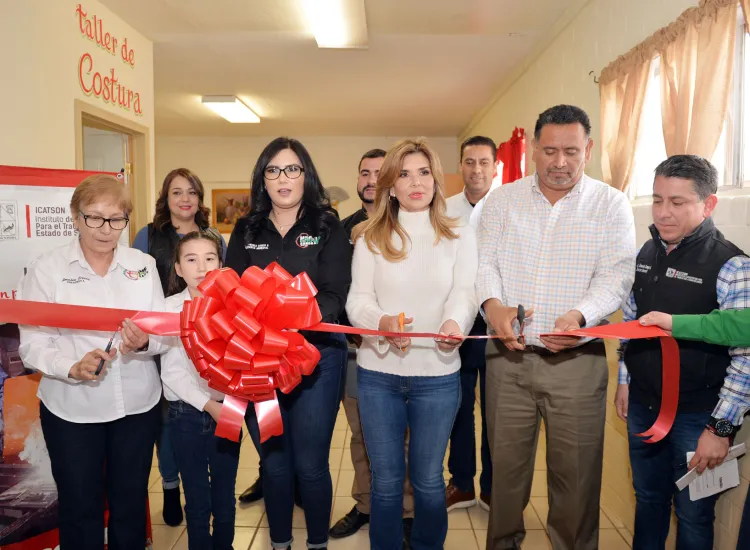 Realiza Gobernadora gira 389 por Sonora