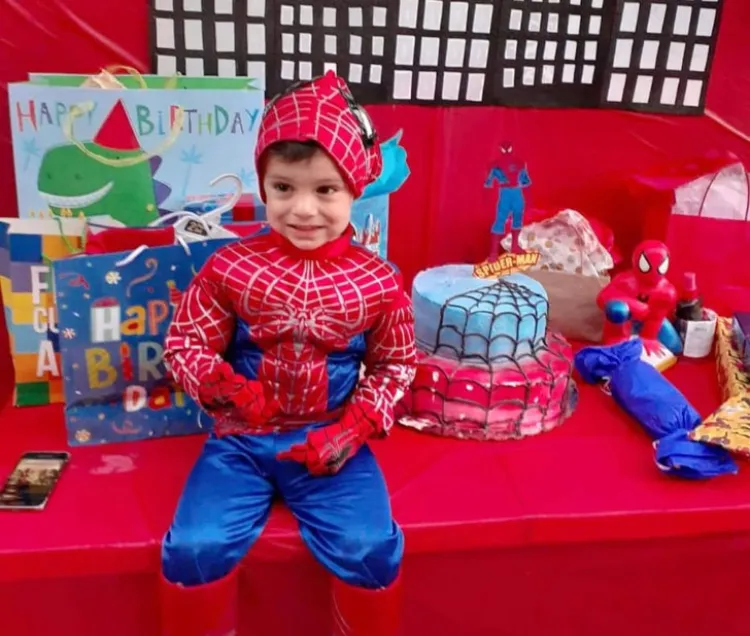 Festeja Santiago Tercer Aniversario