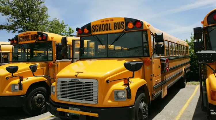 Anuncian cierre de escuela