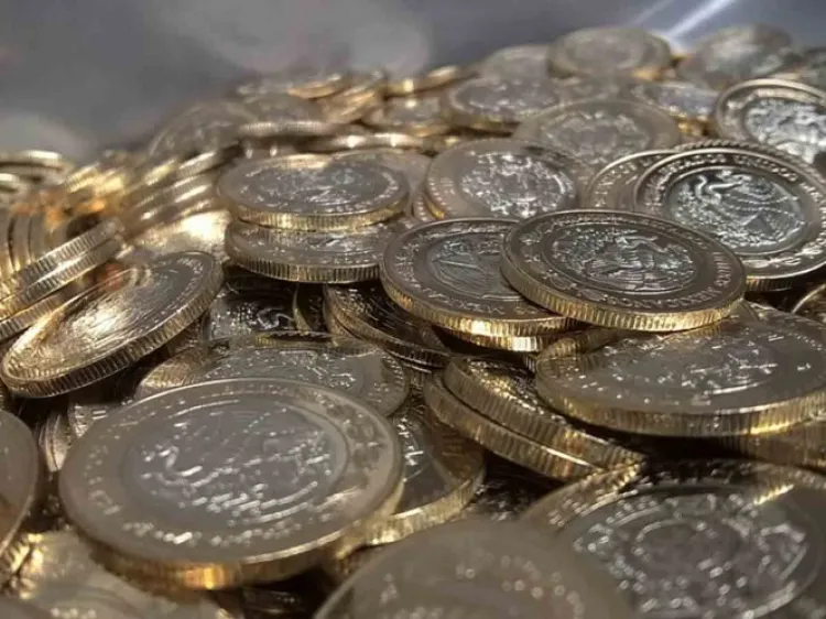 Peso alcanza nuevo mínimo histórico; rebasa 24 unidades por dólar