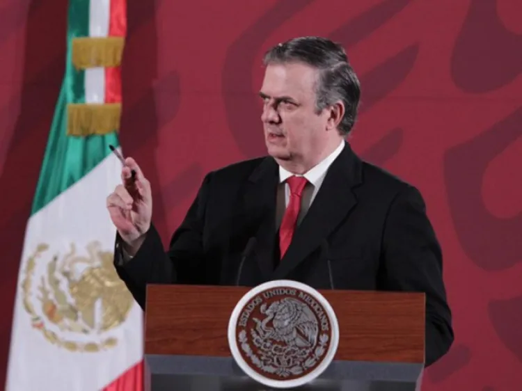 Frontera México-EU se mantendrá abierta, pero con restricciones