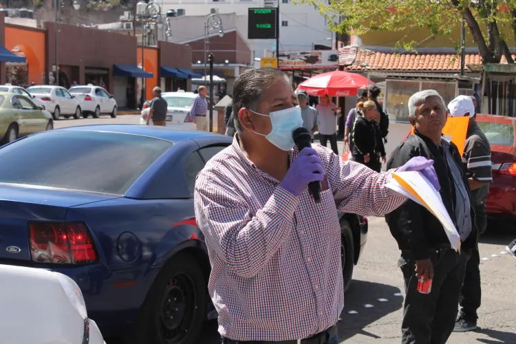 Bloquean "Puerta de México"