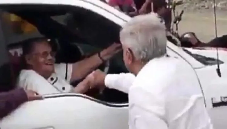 Sí saludé a la mamá de ‘El Chapo’; quiere que le ayude a ver a su hijo: AMLO