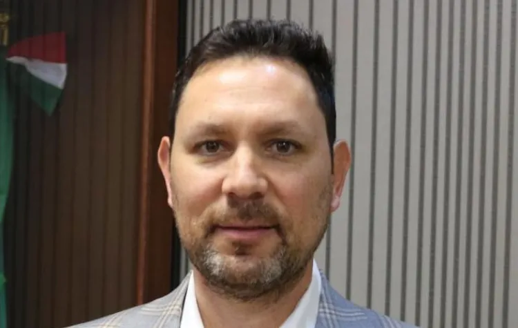 Llama Kiko Munro a mostrar solidaridad