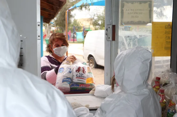 Entrega alcalde Kiko Munro apoyo alimentario a familias de mayor vulnerabilidad