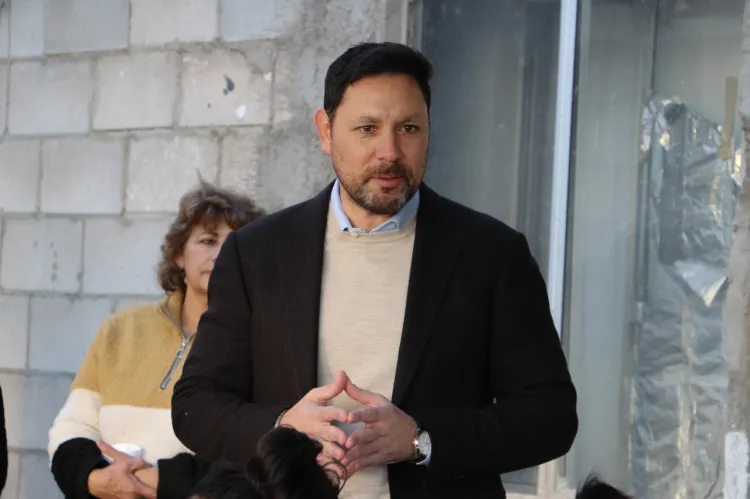 Ordena aislamiento total