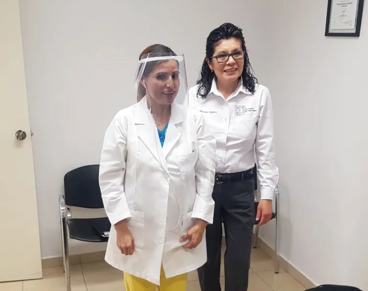 Entrega la UTN 35 mascarillas