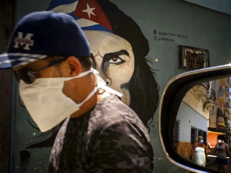 Cuba anuncia envío de especialistas médicos a México