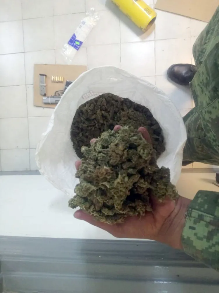 Decomisa Guardia Nacional armas y cartuchos en SLRC