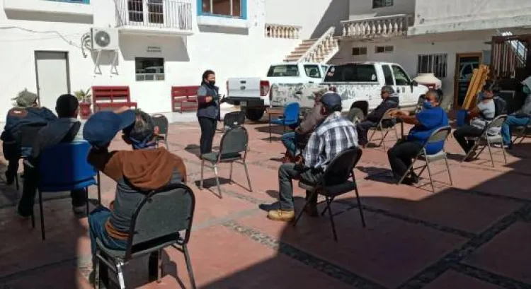 Entrega el Ayuntamiento apoyo alimentario a decenas de familias