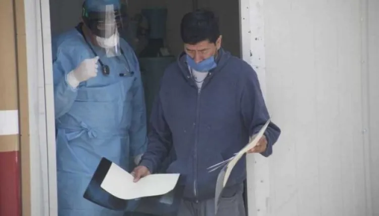 Van 712 defunciones y 8 mil 772 casos de covid-19 en México