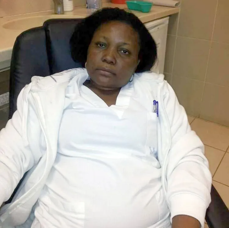 Denuncian represión por críticas a falta de medicinas