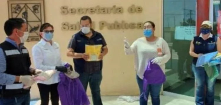 Donan material de protección para empleados de Peñasco