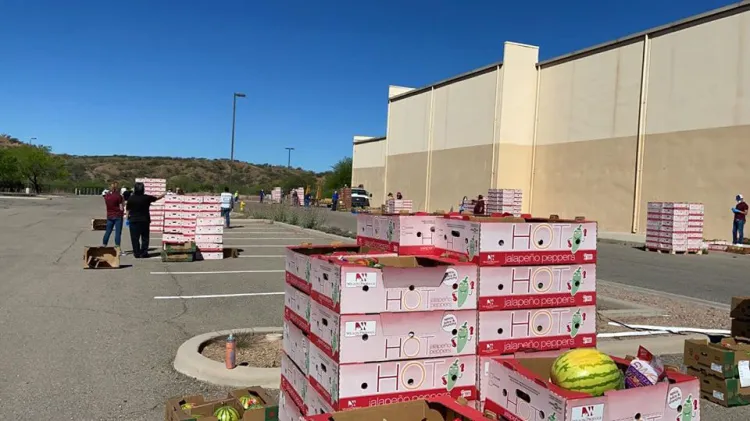 Entregan vegetales en Nogales