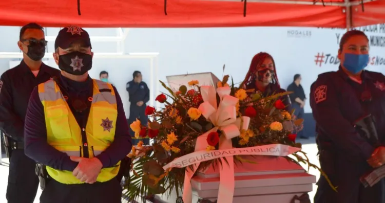 Dan último adiós a agente