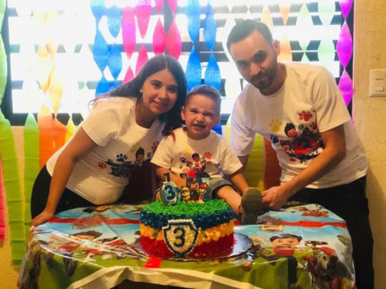 Celebran en casa a Axel