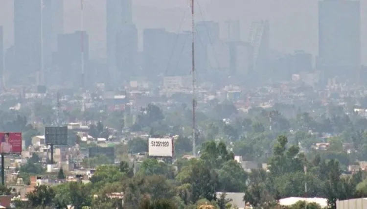 Mueren más por Covid-19 en zonas contaminadas; Semarnat alerta por impacto en salud
