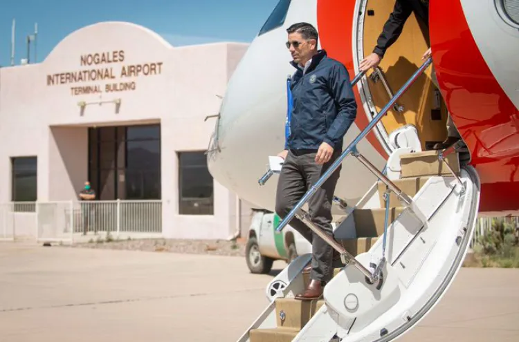 Supervisa Secretario de Seguridad de EU la construcción del muro