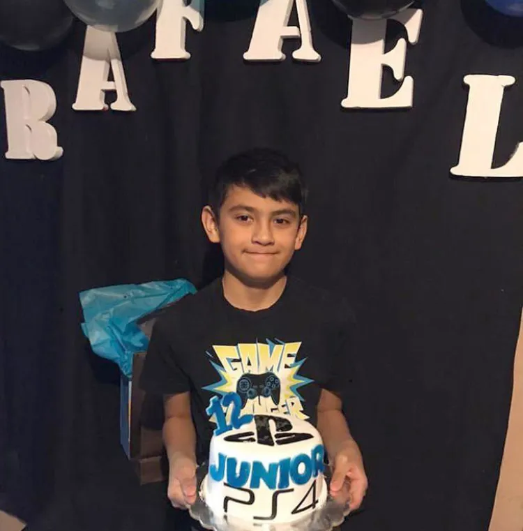 Celebran en casa a Rafael