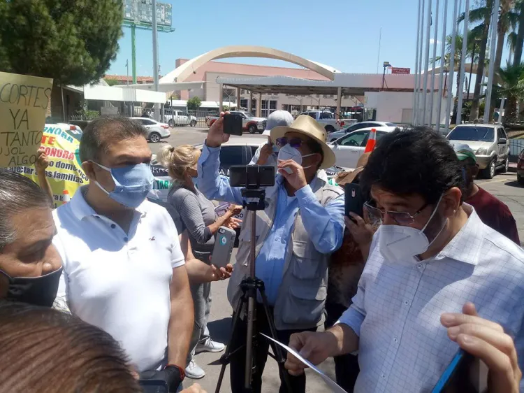 Protestan contra la CFE