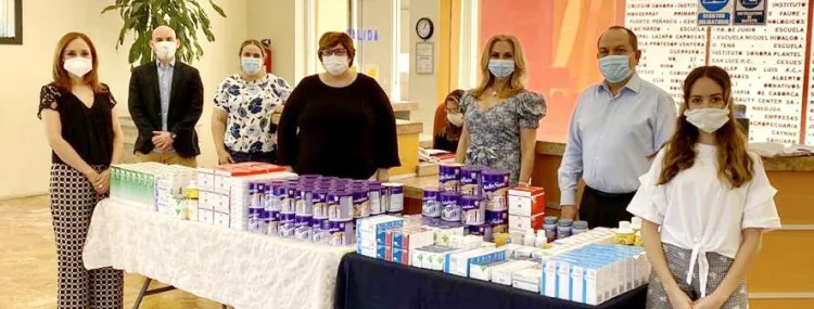 Patronato de Unacari entrega medicamento