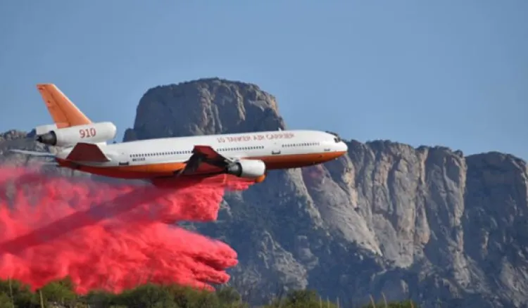 Continúan luchando contra fuerte incendio