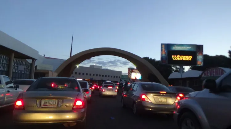 Continúa restricción en garitas