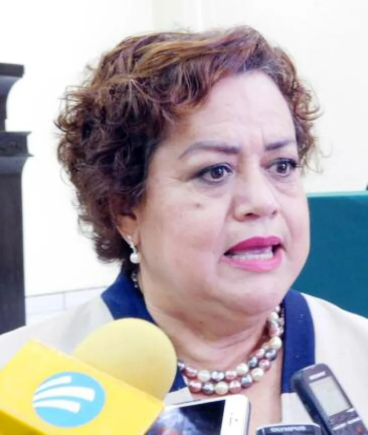 Atienden a mujeres en periodo vacacional