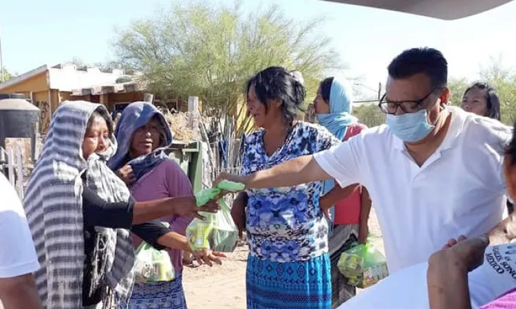 Entregan apoyos a grupos étnicos