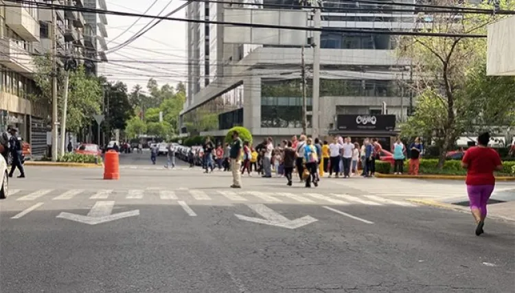 Sismo de magnitud 7.5 sacude a Oaxaca; se siente en CDMX