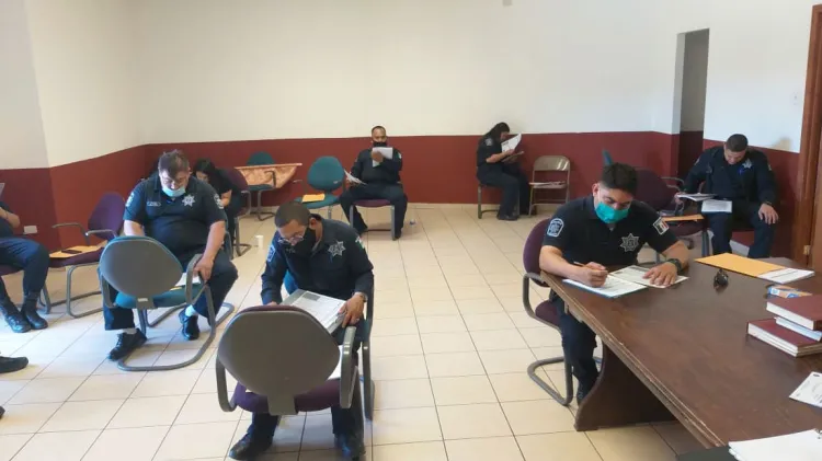 Concluye capacitación a agentes