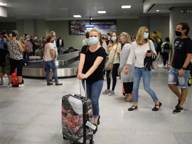 Europa veta a turistas mexicanos por coronavirus