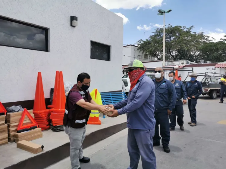 Entrega Oomapas equipo a empleados