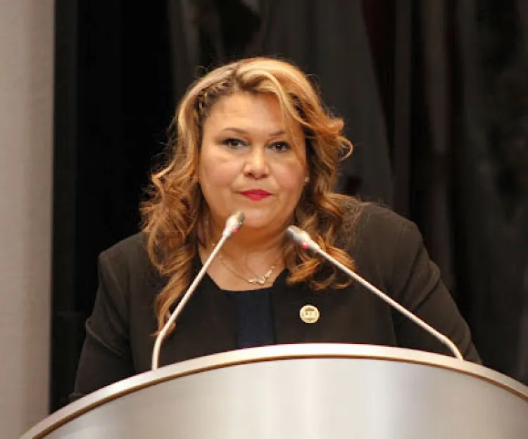 Cabildean exhorto de la Gobernadora en Congreso