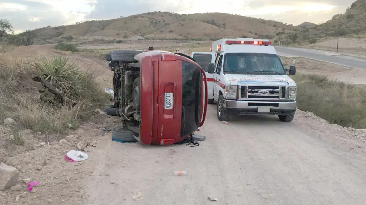 Resulta lesionado en volcadura