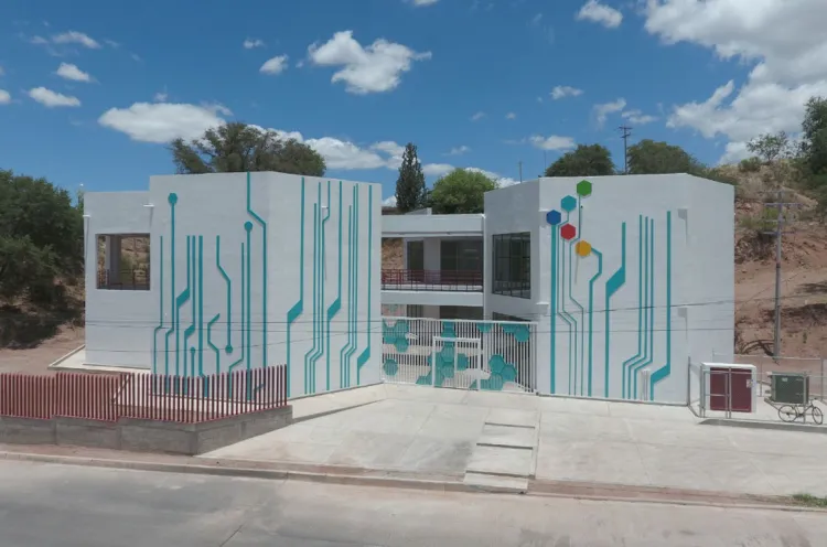 Estrena Tecnológico moderno edificio