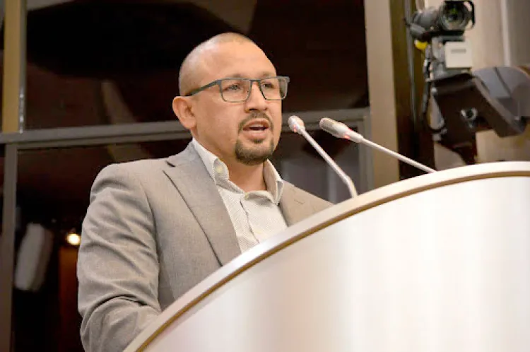 Celebra diputado acercamiento con miembros Yaquis