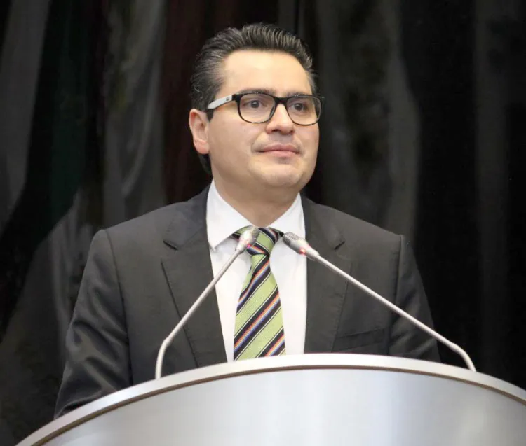 Juicio político es en contra de funcionaria: Gildardo Real