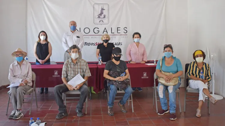 Apoya Alcalde a familias en “Atención Ciudadana”