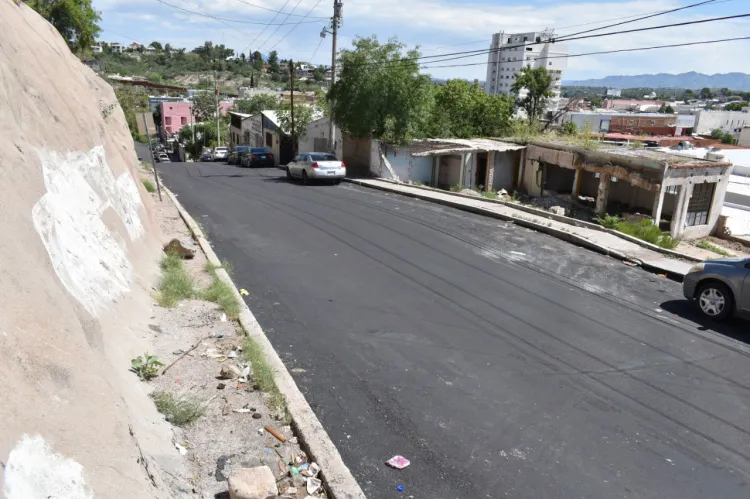 Continúa permanente campaña de bacheo