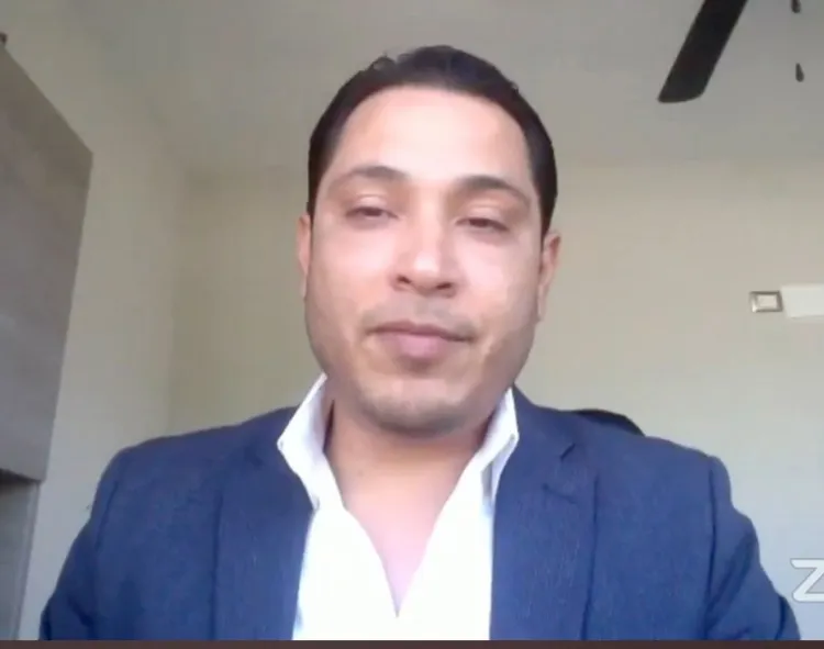 Capacitan en línea a emprendedores