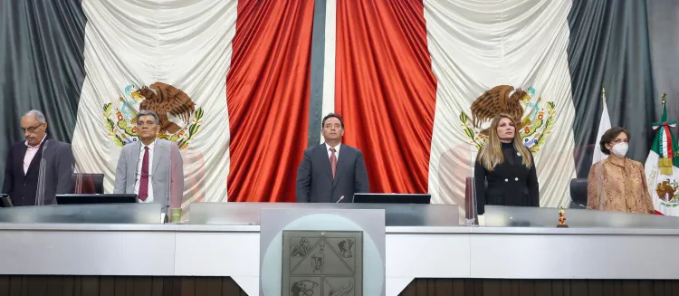 Coinciden diputados en fortalecer la salud