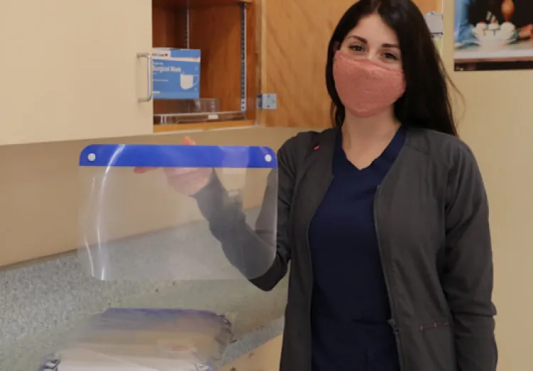 Dotarán a escuelas “equipo de inicio”