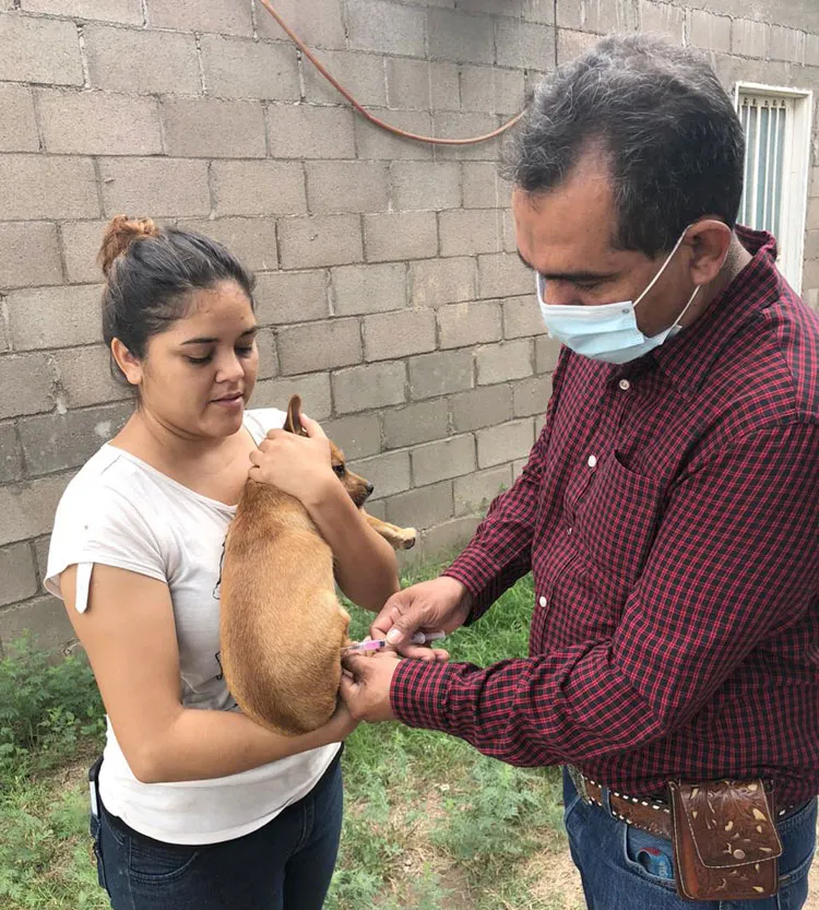 Realizan campaña de vacunación