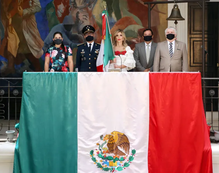 Realiza Gobernadora Grito de Independencia